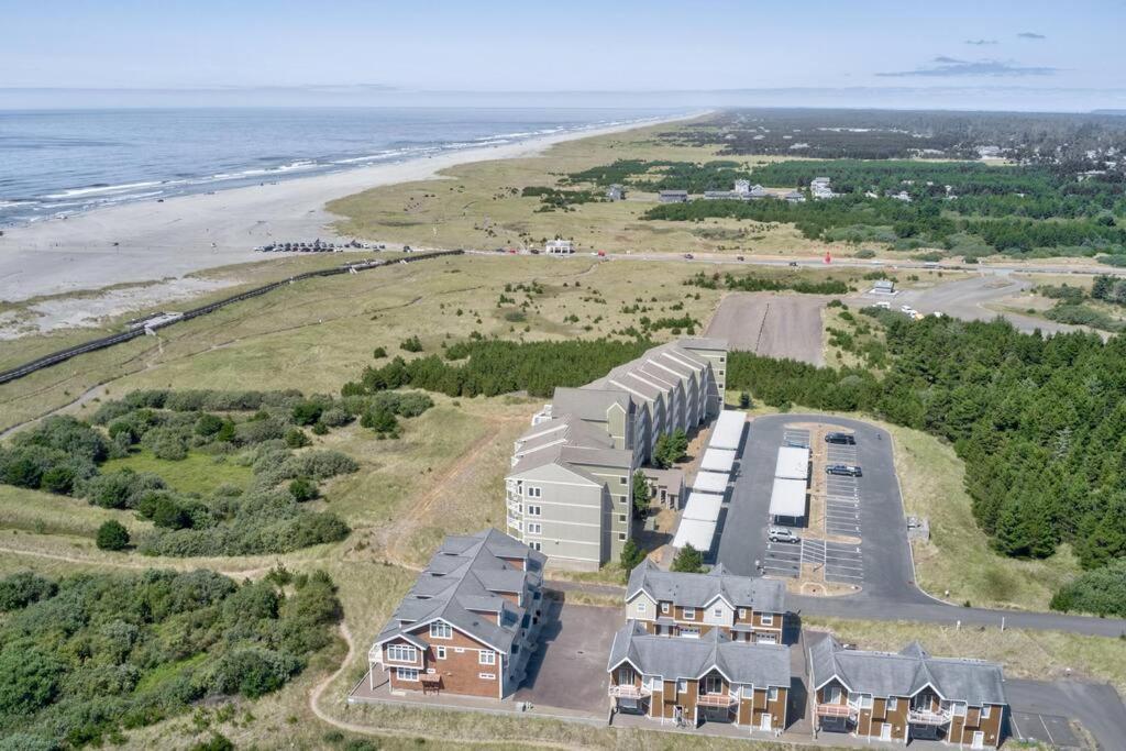 Beach Please-Updated Home With Ocean Views Long Beach Esterno foto