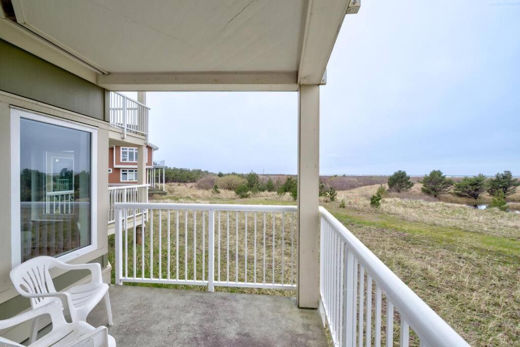 Beach Please-Updated Home With Ocean Views Long Beach Esterno foto