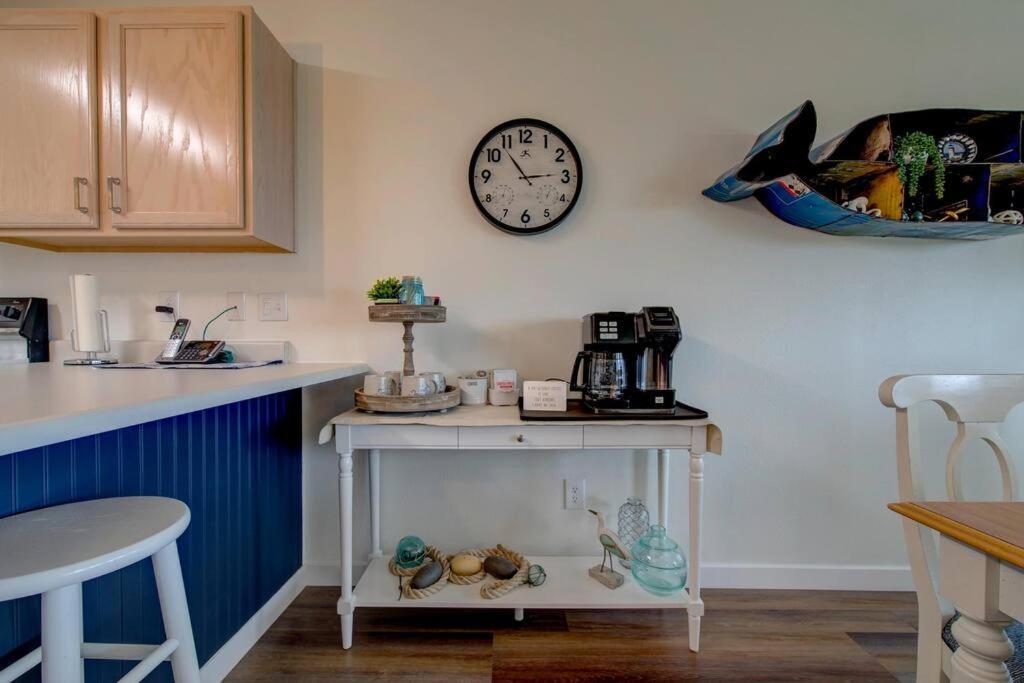 Beach Please-Updated Home With Ocean Views Long Beach Esterno foto