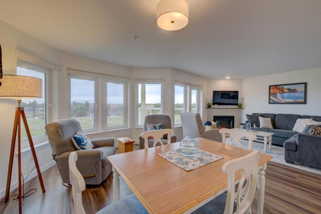 Beach Please-Updated Home With Ocean Views Long Beach Esterno foto