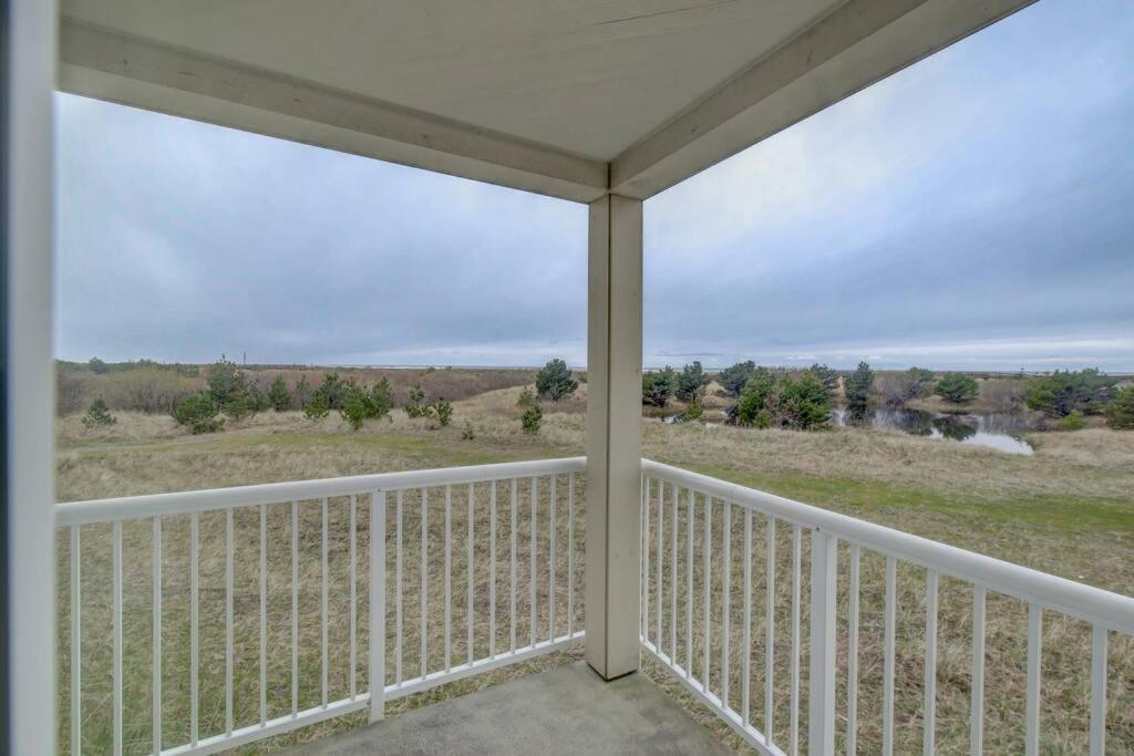 Beach Please-Updated Home With Ocean Views Long Beach Esterno foto
