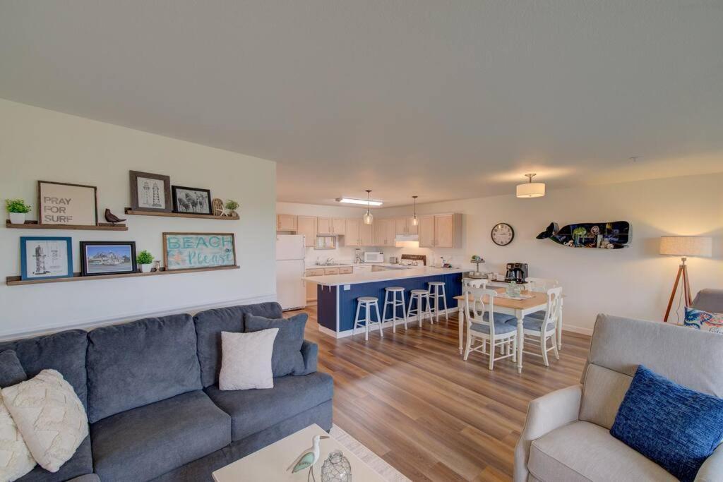 Beach Please-Updated Home With Ocean Views Long Beach Esterno foto
